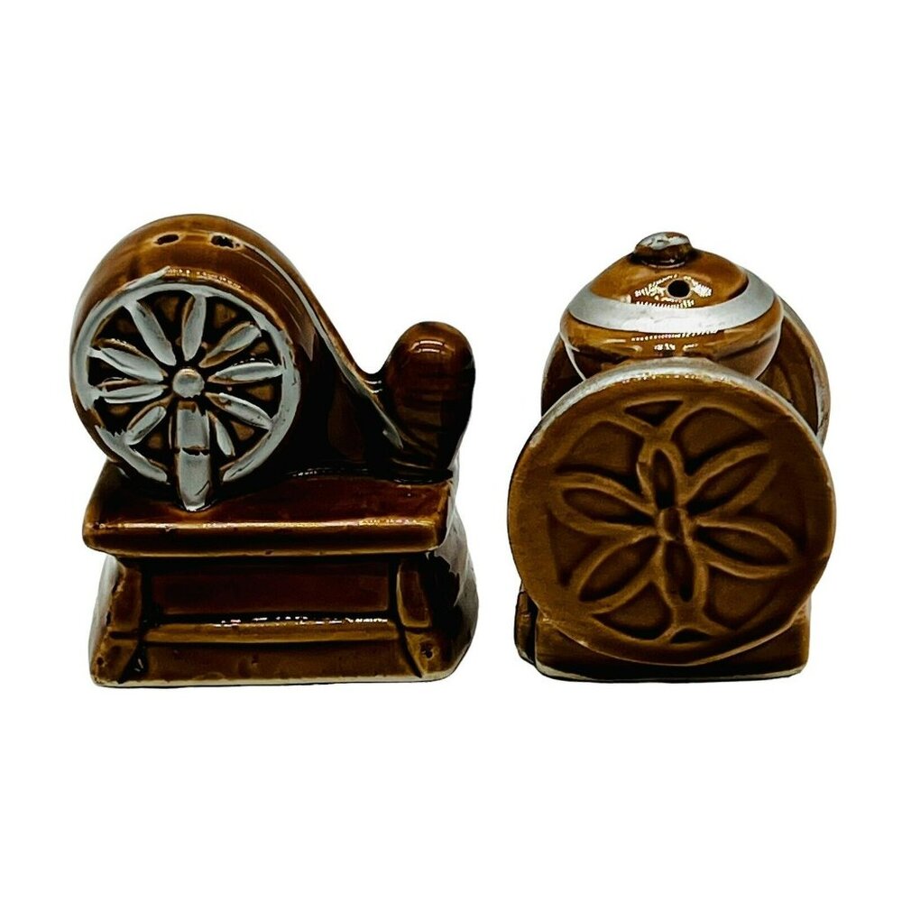 Vintage Spinning Wheel Coffee Grinder Salt Pepper Shakers Enesco Japan Brown‎